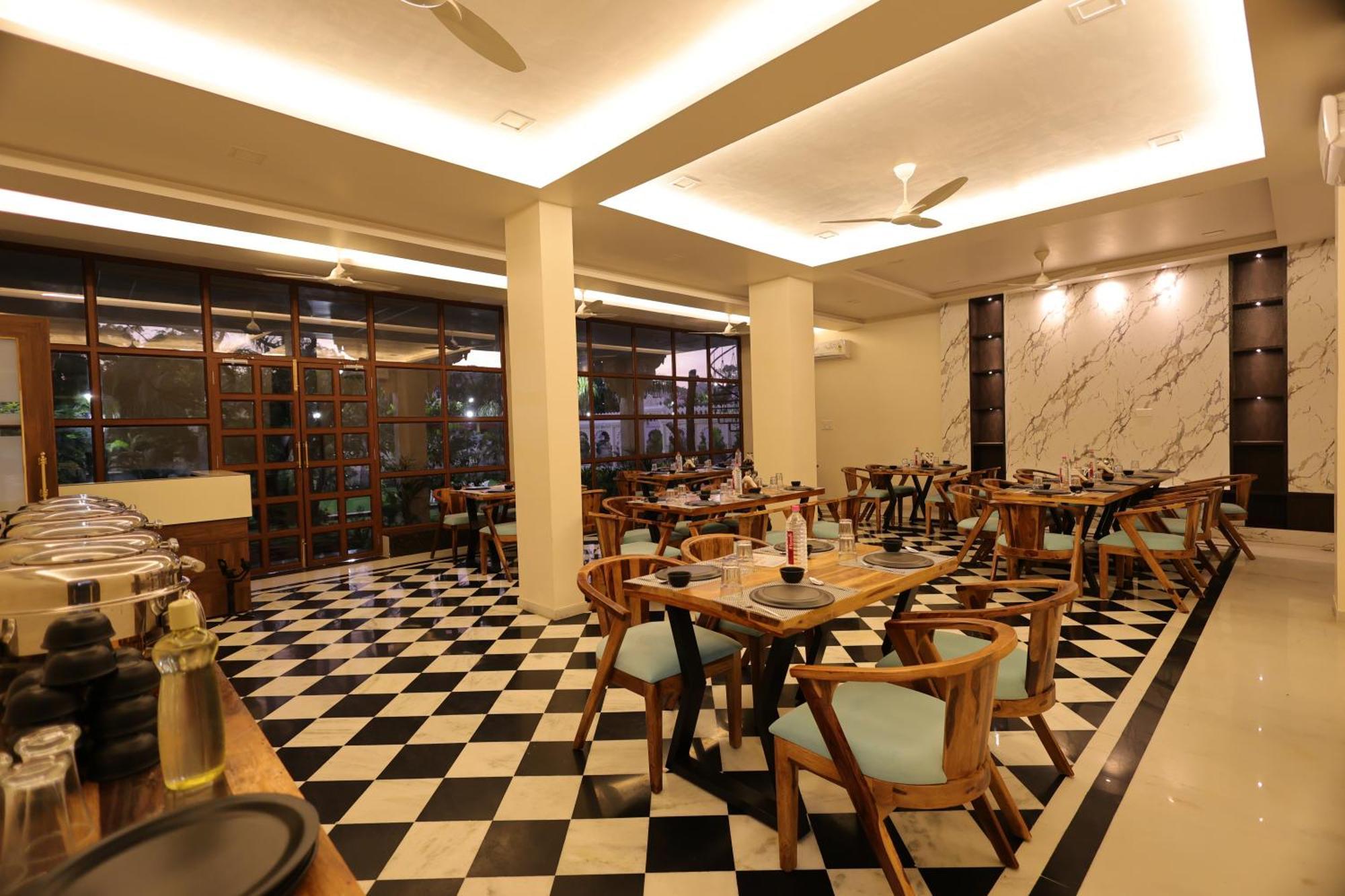 Manas Resort By Rudrakshi Udaipur Bagian luar foto