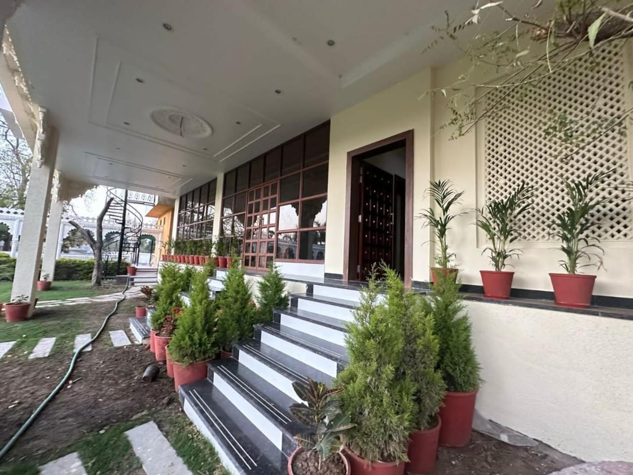 Manas Resort By Rudrakshi Udaipur Bagian luar foto