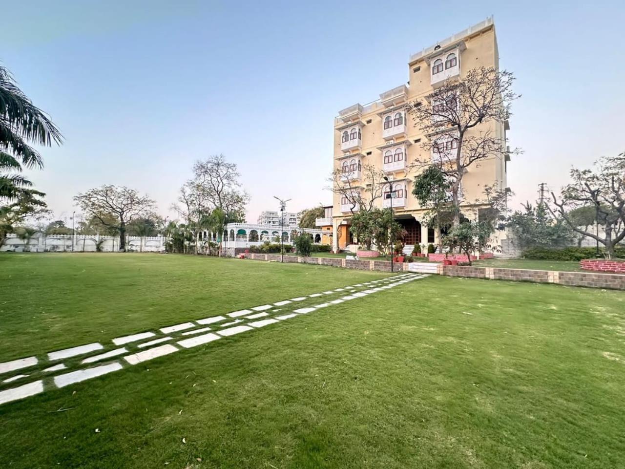 Manas Resort By Rudrakshi Udaipur Bagian luar foto